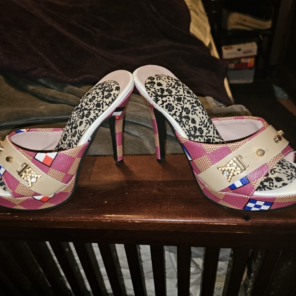 Rhinestone stiletto heel, open toe platform sandal loafers!